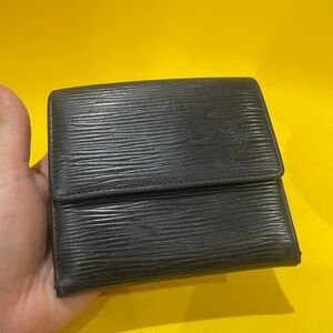Louis Vuitton Vintage Black Epi Leather Compact Trifold Wallet in EUC